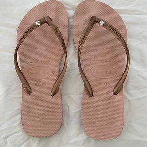 Havaianas rose gold flip flop with diamond stud size 39–40